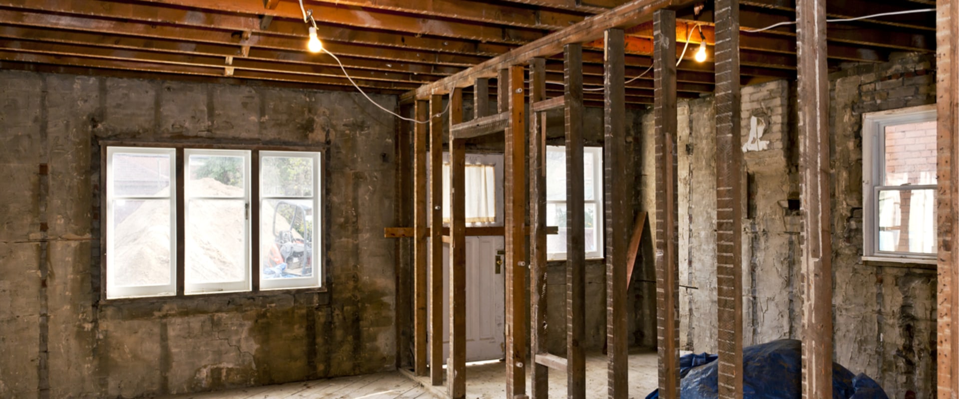 Is it cheaper to rebuild or remodel a house?